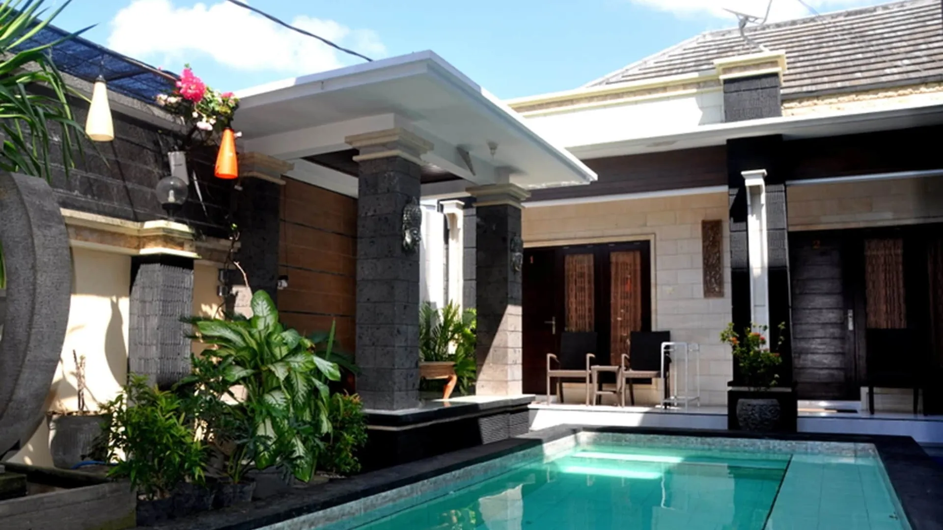 Denays House Hotel Jimbaran  Indonesia